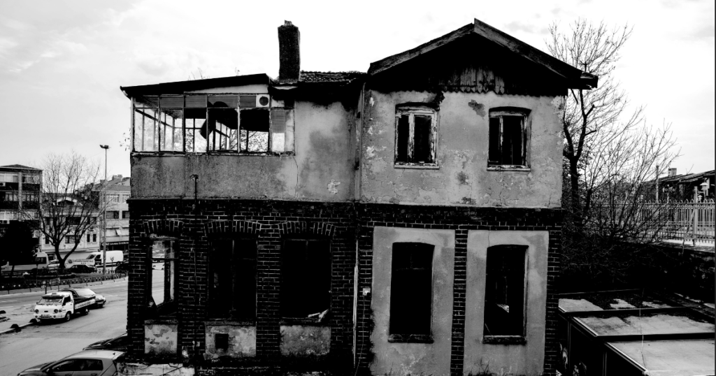 mortgage on uninhabitable auction property